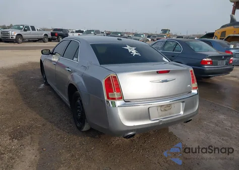 2014 Chrysler 300C z USA, uszkodzony, nr VIN 2C3CCAET0EH109059